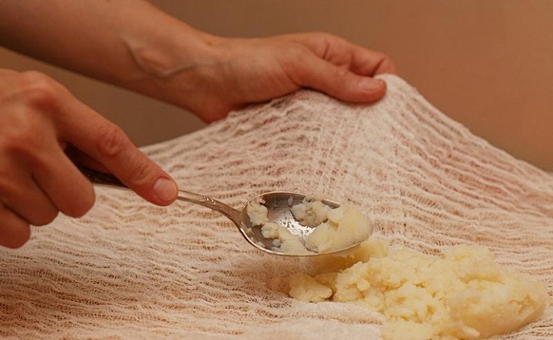 Толченая картошка Толченый картофель в марле