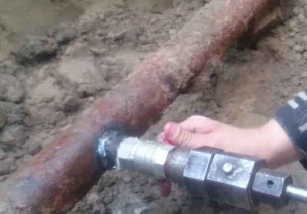 Врезка в водопровод под давлением Врезка в водопровод под давлением