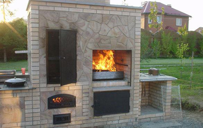 Summer oven made of brick