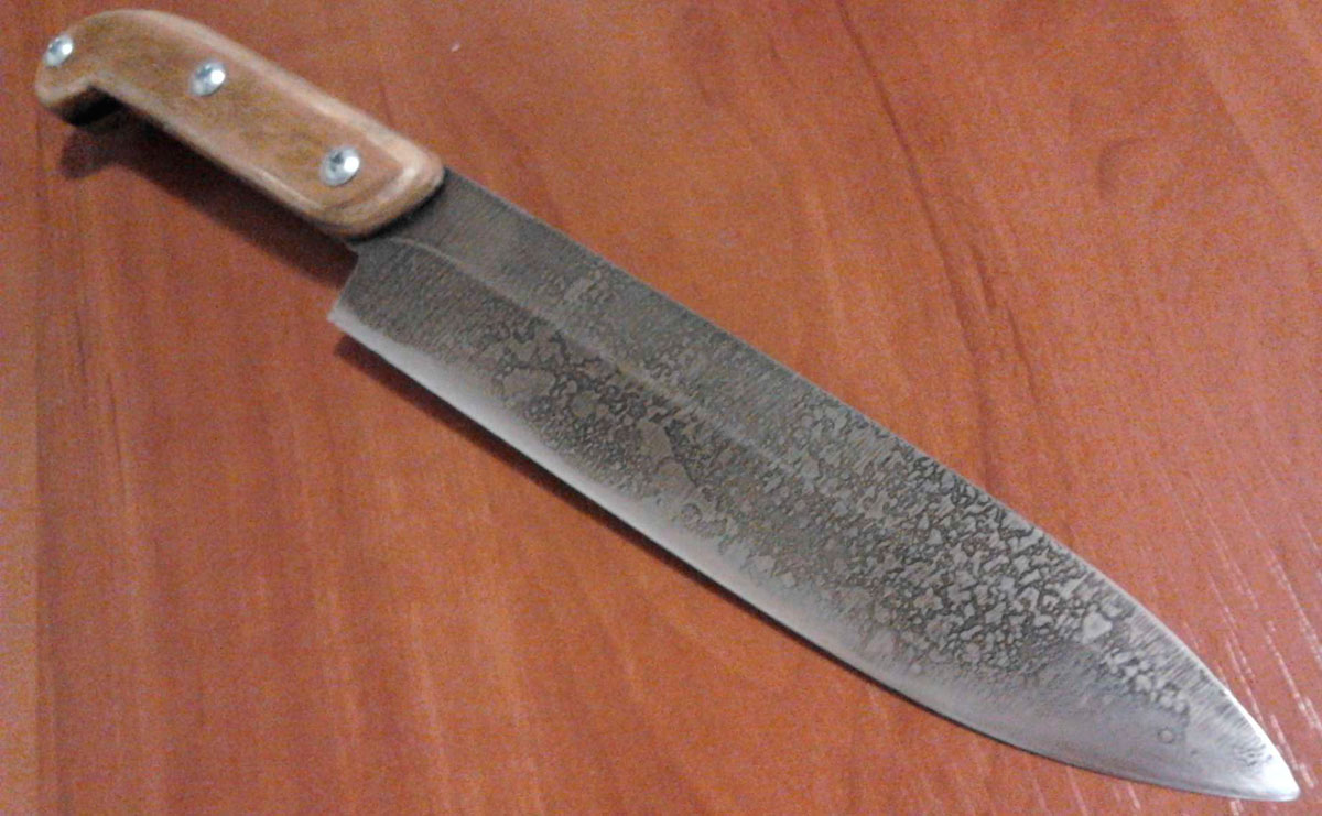 Кухонный нож из рессорной стали